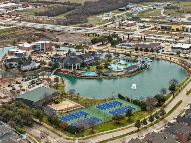 924 Charleston Lane, Savannah, TX 76227