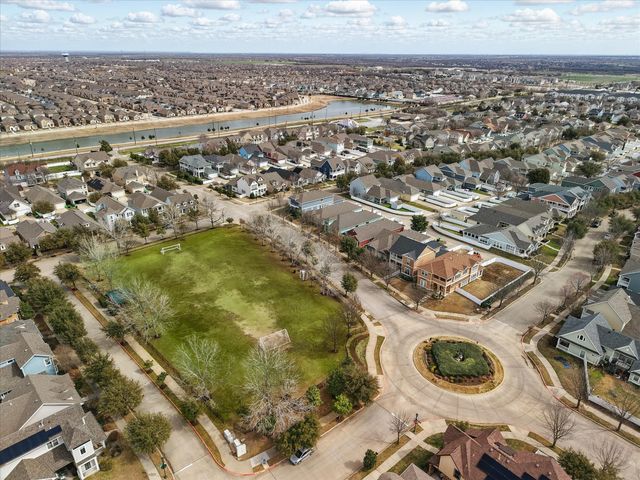 924 Charleston Lane, Savannah, TX 76227