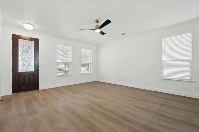 924 Charleston Lane, Savannah, TX 76227