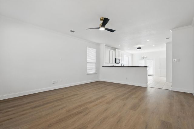 924 Charleston Lane, Savannah, TX 76227