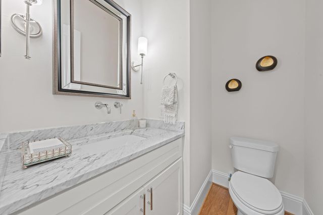 110 E 26th Street B, Houston, TX 77008