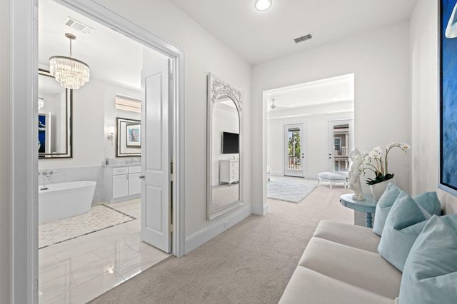 110 E 26th Street B, Houston, TX 77008