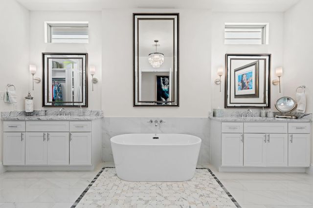 110 E 26th Street B, Houston, TX 77008