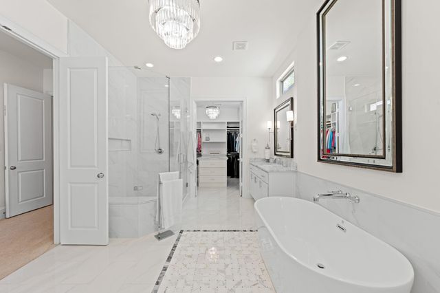 110 E 26th Street B, Houston, TX 77008