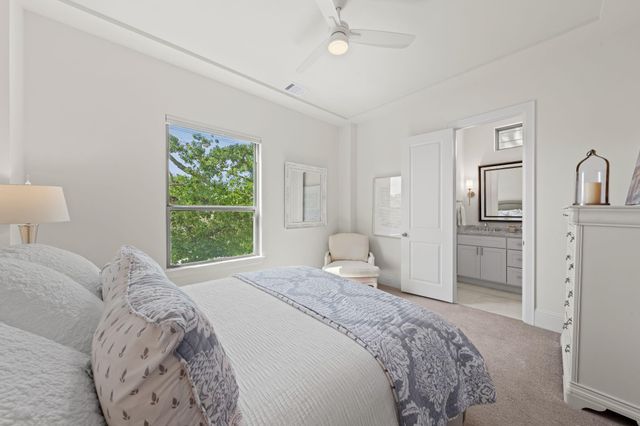 110 E 26th Street B, Houston, TX 77008