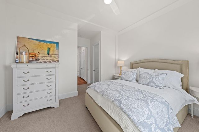 110 E 26th Street B, Houston, TX 77008