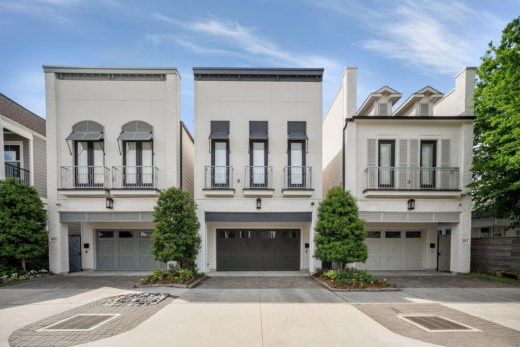 110 E 26th Street B, Houston, TX 77008