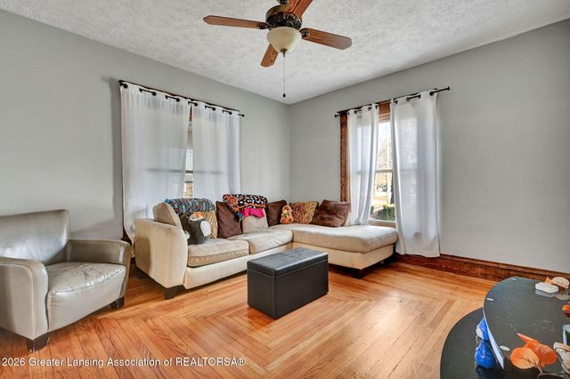 122 E Shaw Street, Charlotte, MI 48813