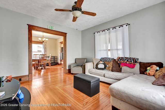 122 E Shaw Street, Charlotte, MI 48813