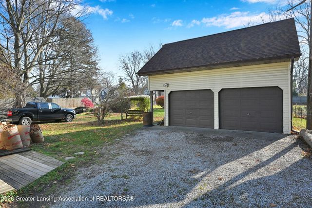 122 E Shaw Street, Charlotte, MI 48813