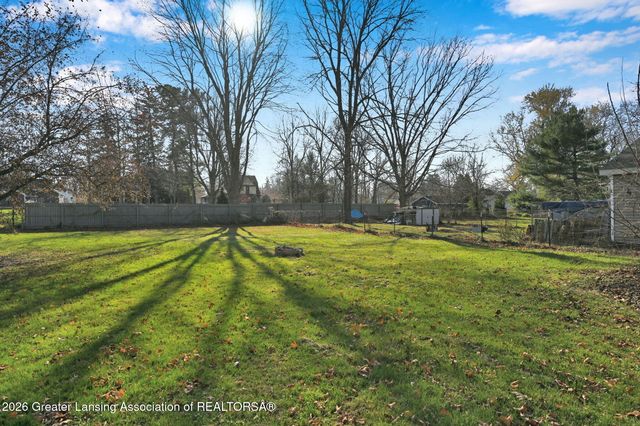 122 E Shaw Street, Charlotte, MI 48813