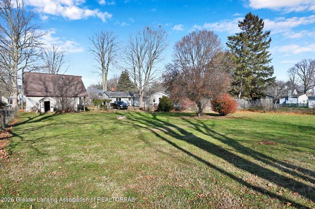 122 E Shaw Street, Charlotte, MI 48813