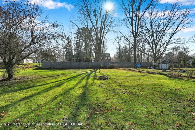 122 E Shaw Street, Charlotte, MI 48813