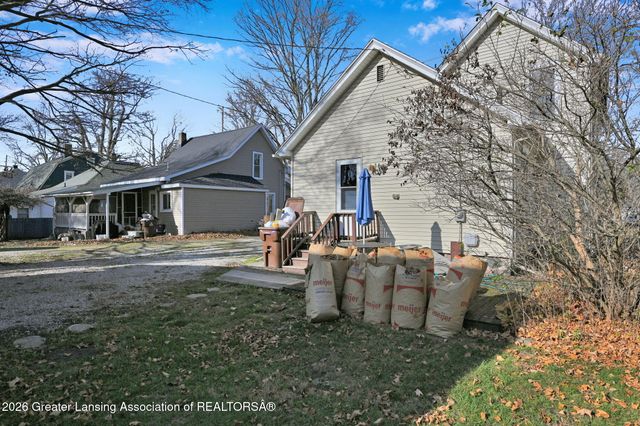 122 E Shaw Street, Charlotte, MI 48813