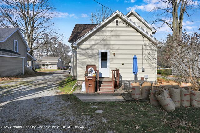 122 E Shaw Street, Charlotte, MI 48813