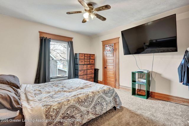 122 E Shaw Street, Charlotte, MI 48813