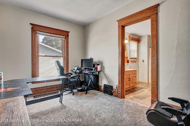 122 E Shaw Street, Charlotte, MI 48813