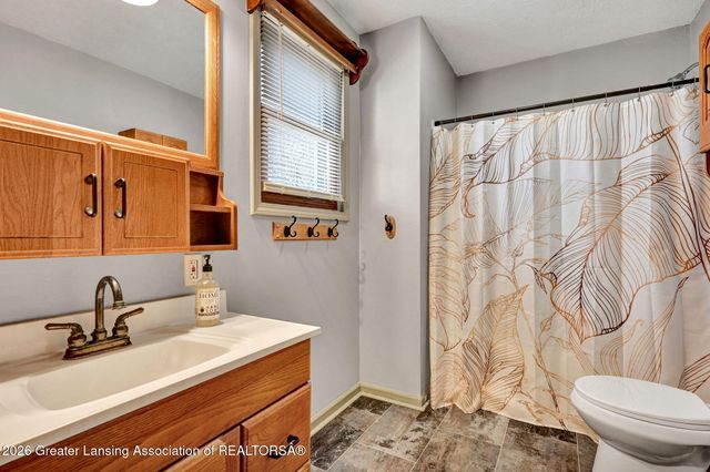 122 E Shaw Street, Charlotte, MI 48813