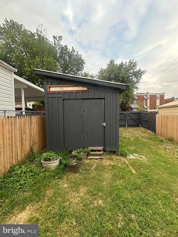 5220 BLAINE ST NE, Washington, DC 20019