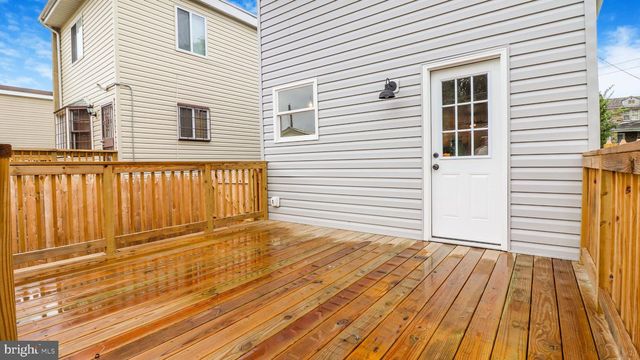 5220 BLAINE ST NE, Washington, DC 20019