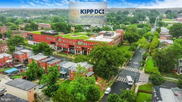 5220 BLAINE ST NE, Washington, DC 20019