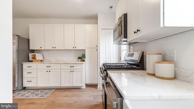 5220 BLAINE ST NE, Washington, DC 20019