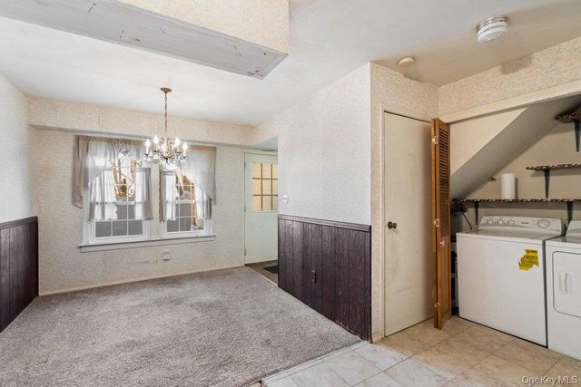 120 Whalers Cove 120, Babylon, NY 11702