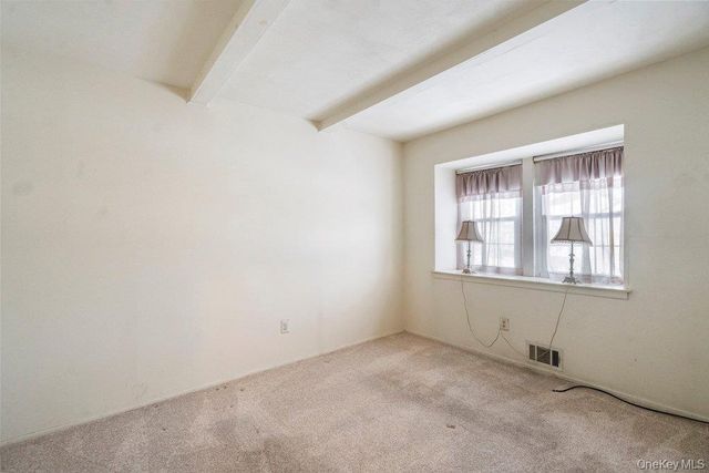 120 Whalers Cove 120, Babylon, NY 11702