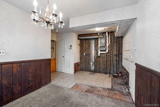 120 Whalers Cove 120, Babylon, NY 11702