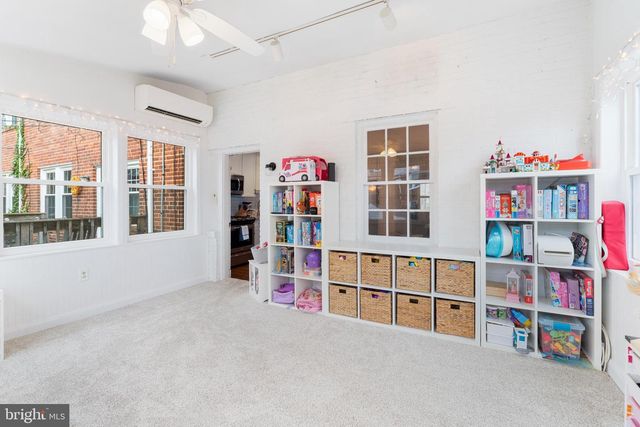 136 HOPKINS RD, Baltimore, MD 21212