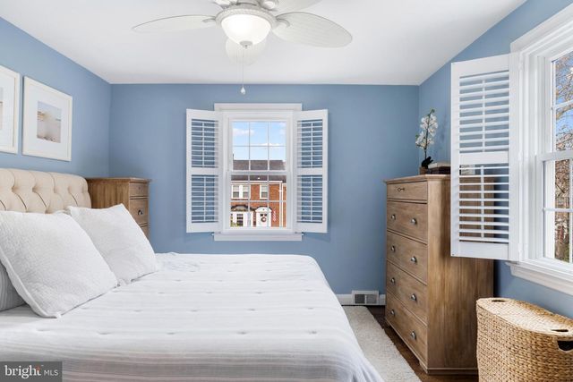 136 HOPKINS RD, Baltimore, MD 21212