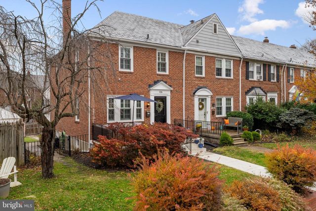 136 HOPKINS RD, Baltimore, MD 21212
