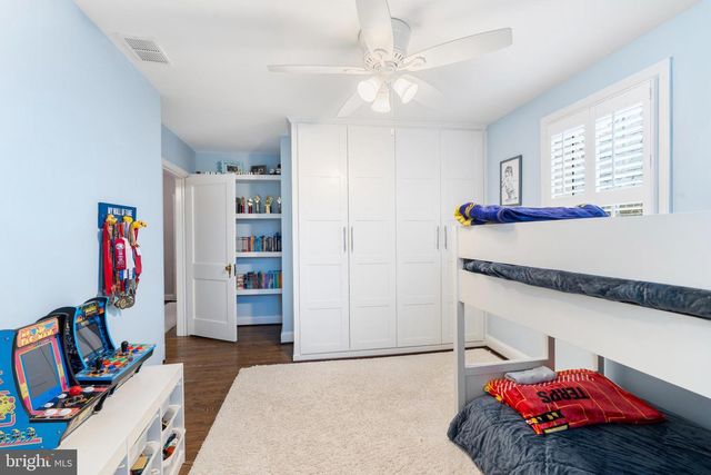 136 HOPKINS RD, Baltimore, MD 21212