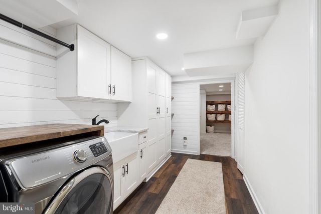 136 HOPKINS RD, Baltimore, MD 21212