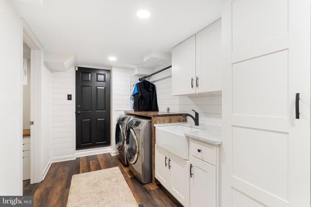 136 HOPKINS RD, Baltimore, MD 21212