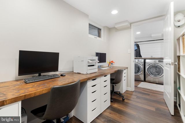 136 HOPKINS RD, Baltimore, MD 21212