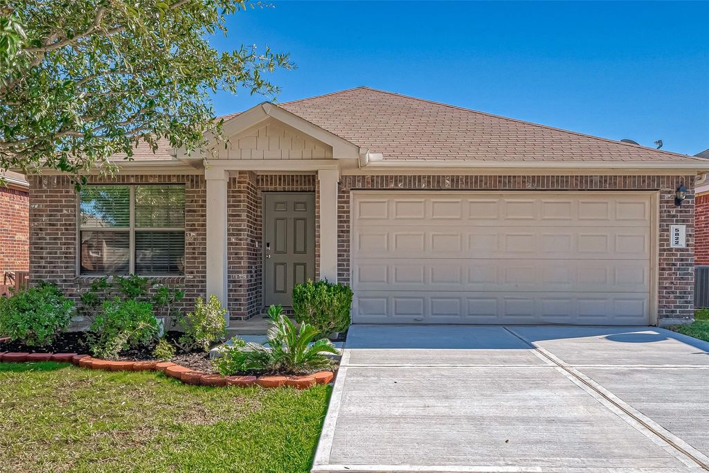 5822 Camelia Evergreen Lane, Richmond, TX 77407