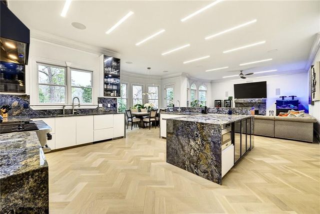 2015 Shaudi Lane, Atlanta, GA 30345