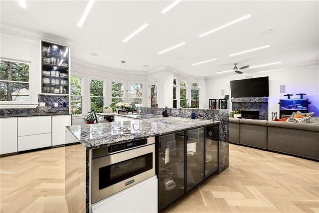 2015 Shaudi Lane, Atlanta, GA 30345