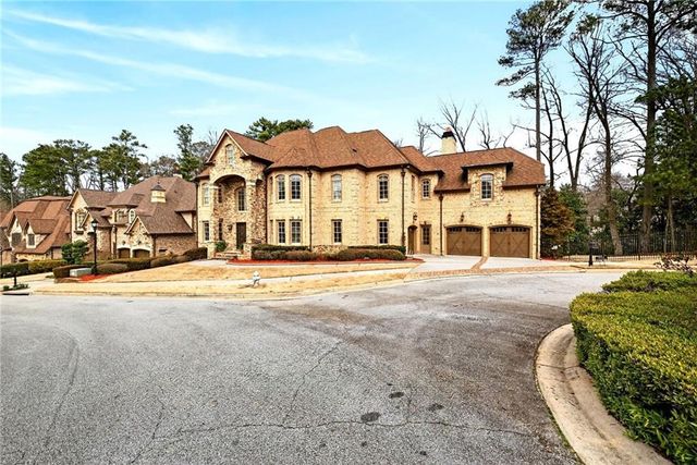 2015 Shaudi Lane, Atlanta, GA 30345