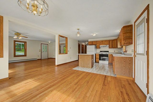 35 Cook Rd, Southampton, MA 01073