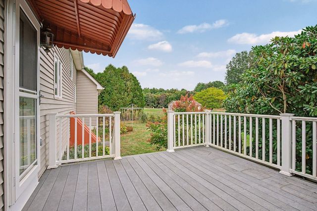 35 Cook Rd, Southampton, MA 01073