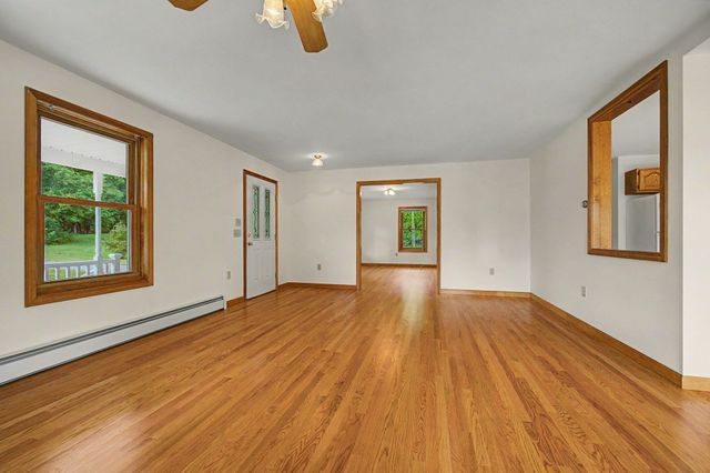 35 Cook Rd, Southampton, MA 01073