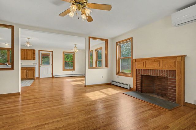 35 Cook Rd, Southampton, MA 01073