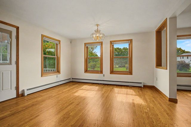 35 Cook Rd, Southampton, MA 01073