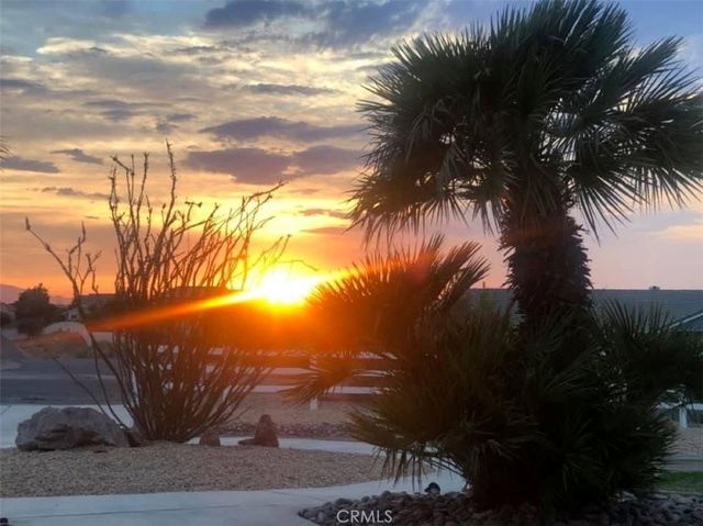 8289 Alta Mesa Road, Oak Hills, CA 92344