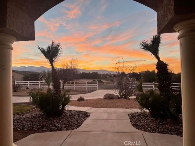 8289 Alta Mesa Road, Oak Hills, CA 92344