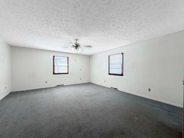 2242 E Meadow Drive, Springfield, MO 65804