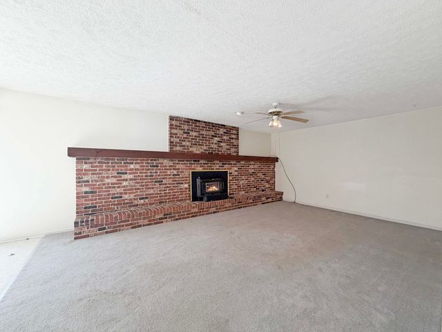 2242 E Meadow Drive, Springfield, MO 65804