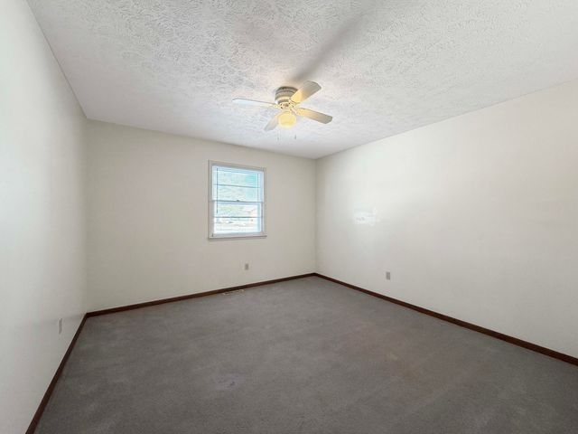 2242 E Meadow Drive, Springfield, MO 65804